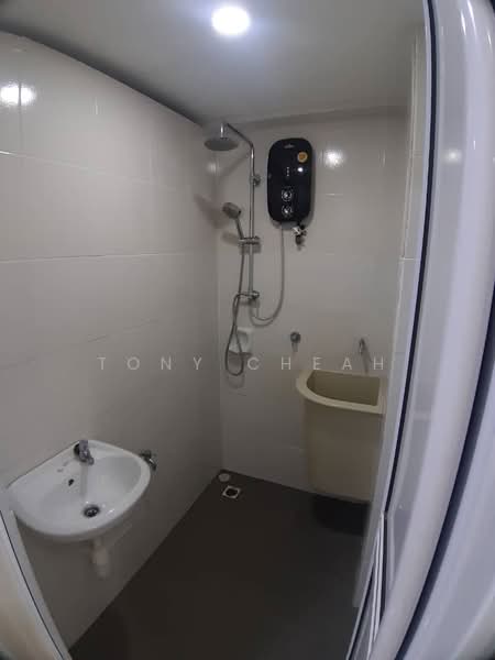 Pangsapuri untuk Dijual di Idaman Seroja - Tony Cheah - Bathroom - PropertyGuru.com.my