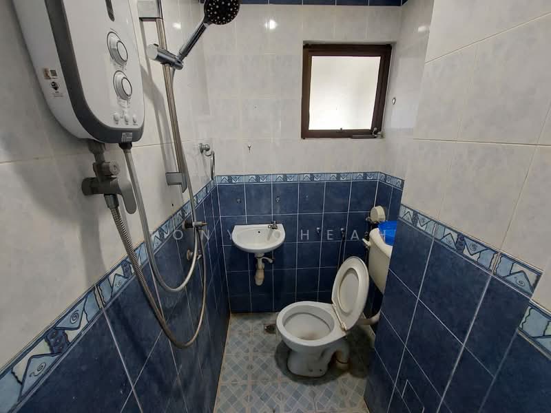 Condominium for Sale at Vista Condominium - Tony Cheah - Bathroom - PropertyGuru.com.my