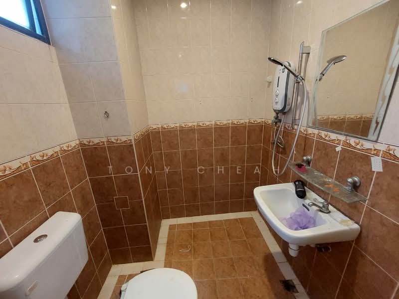 Condominium for Sale at Vista Condominium - Tony Cheah - Bathroom - PropertyGuru.com.my