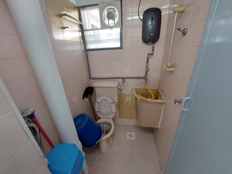 Condominium for Sale at Vista Condominium - Tony Cheah - Bathroom - PropertyGuru.com.my