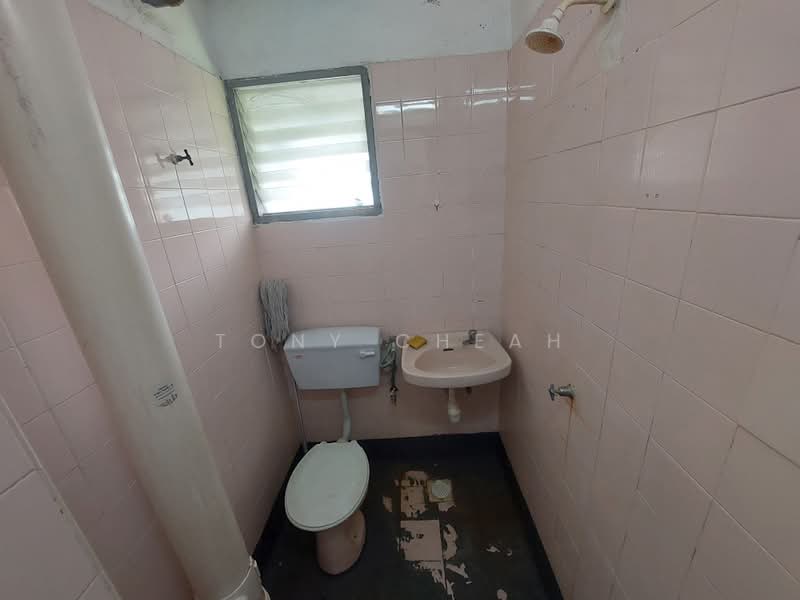 Condominium for Sale at Vista Condominium - Tony Cheah - Bathroom - PropertyGuru.com.my