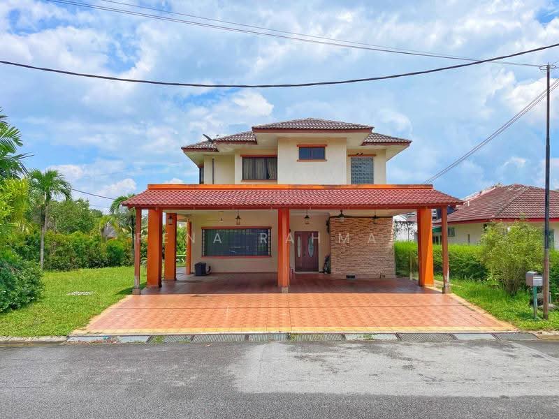 Bungalow House for Sale in Seremban 2 (Negeri Sembilan) - Rena Rahman - Exterior - PropertyGuru.com.my