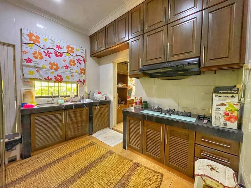 Bungalow House for Sale in Seremban 2 (Negeri Sembilan) - Rena Rahman - Kitchen - PropertyGuru.com.my