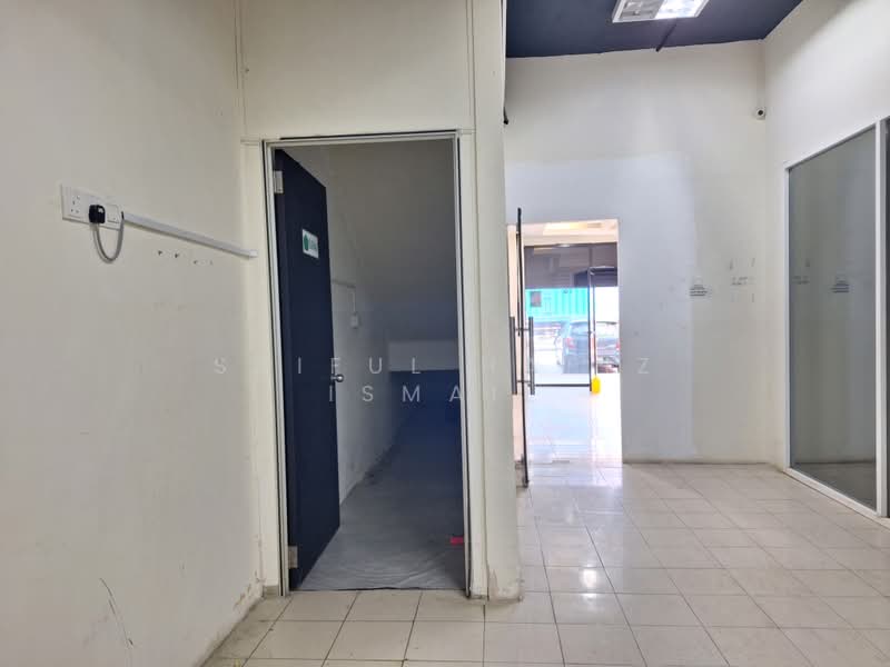 Shop / Office for Rent in Taman Kajang Utama (Kajang) - Saiful Hafiz Ismail - Interior - PropertyGuru.com.my