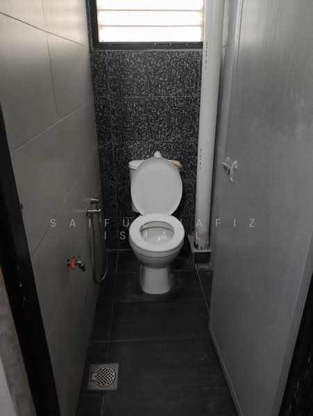Shop / Office for Rent in Taman Kajang Utama (Kajang) - Saiful Hafiz Ismail - Bathroom - PropertyGuru.com.my