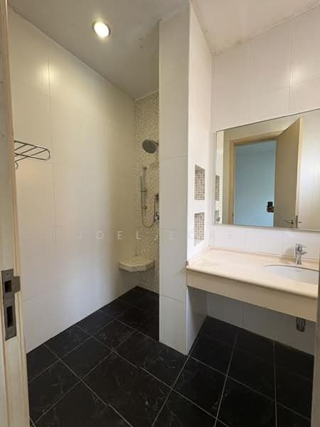 Semi-Detached House for Sale in Damansara Heights (Kuala Lumpur) - Joel Loke - Bathroom - PropertyGuru.com.my
