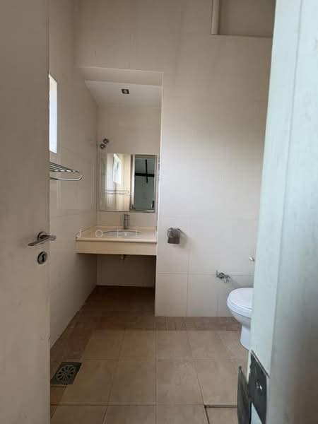 Semi-Detached House for Sale in Damansara Heights (Kuala Lumpur) - Joel Loke - Bathroom - PropertyGuru.com.my
