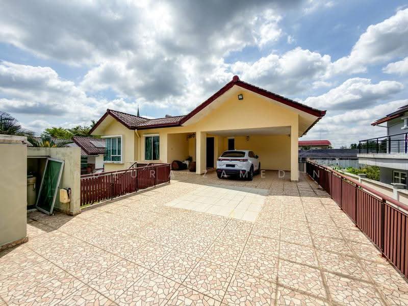 Bungalow House untuk Dijual di Kayangan Heights (Shah Alam) - Adzura Zamedin - Exterior - PropertyGuru.com.my