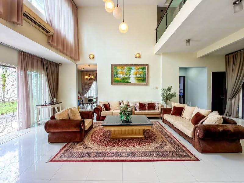 Bungalow House untuk Dijual di Kayangan Heights (Shah Alam) - Adzura Zamedin - Living Room - PropertyGuru.com.my