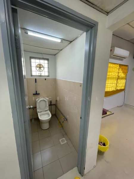 Kedai untuk Disewa di Bandar Sri Permaisuri (Cheras) - Vincent Lee - Bathroom - PropertyGuru.com.my