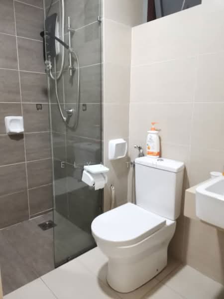 Servis Apartment untuk Dijual di Gravit8, Klang - Elyn Teh - Bathroom - PropertyGuru.com.my