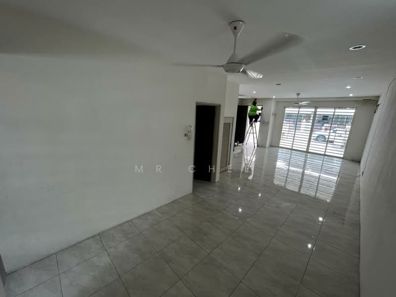 2-storey Terraced House for Rent in Ipoh (Perak) - Mr Chee - Living Room - PropertyGuru.com.my