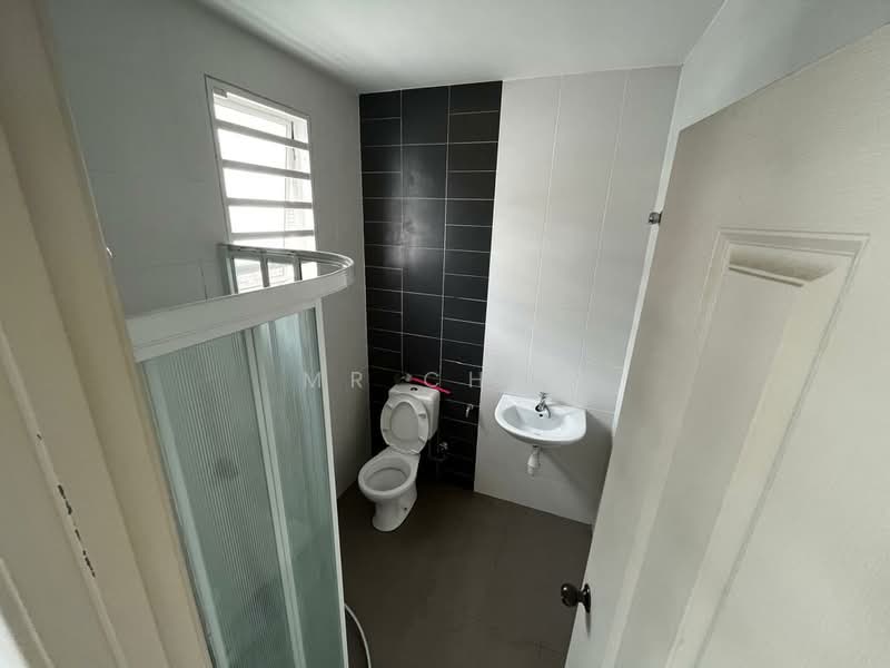 2-storey Terraced House for Rent in Ipoh (Perak) - Mr Chee - Bathroom - PropertyGuru.com.my