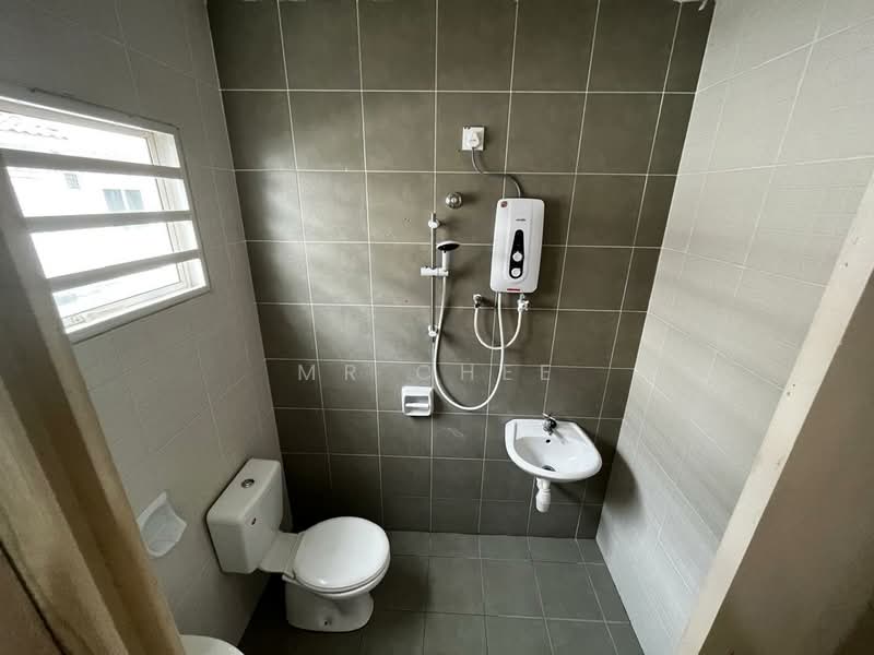 2-storey Terraced House for Rent in Ipoh (Perak) - Mr Chee - Bathroom - PropertyGuru.com.my