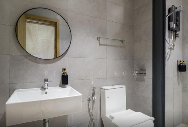 Servis Apartment untuk Disewa di Armani Raja Uda - Desmond Low - Bathroom - PropertyGuru.com.my