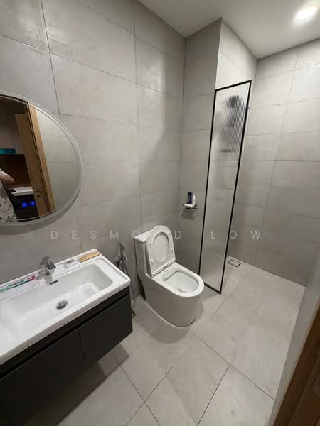 Servis Apartment untuk Disewa di Armani Raja Uda - Desmond Low - Bathroom - PropertyGuru.com.my