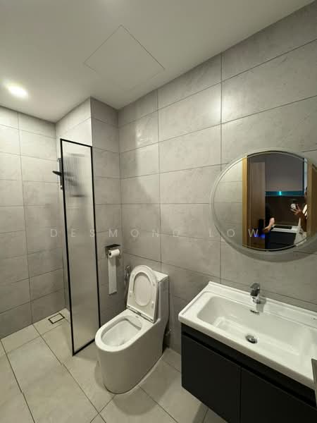 Servis Apartment untuk Disewa di Armani Raja Uda - Desmond Low - Bathroom - PropertyGuru.com.my