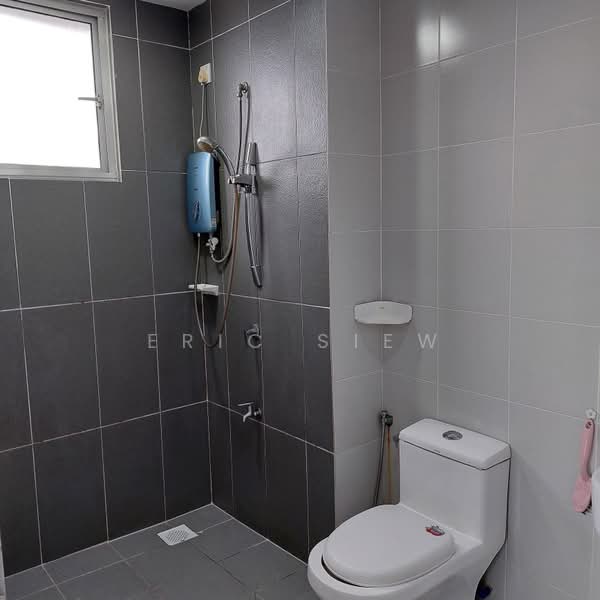 Service Residence for Sale at Pandan Residence 2 - Eric Siew - Bathroom - PropertyGuru.com.my