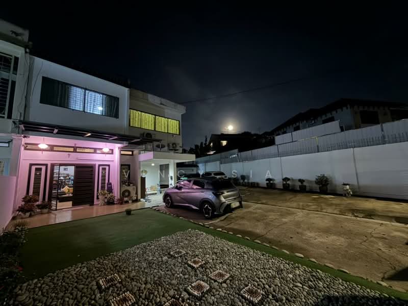 Rumah Berkembar untuk Dijual di Taman Tasek (Johor Bahru) - Vincy Sia - Exterior - PropertyGuru.com.my
