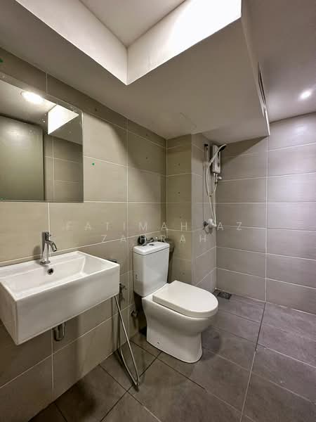 Condominium for Rent at Pinnacle Kelana Jaya - Fatimah Az Zahrah - Bathroom - PropertyGuru.com.my