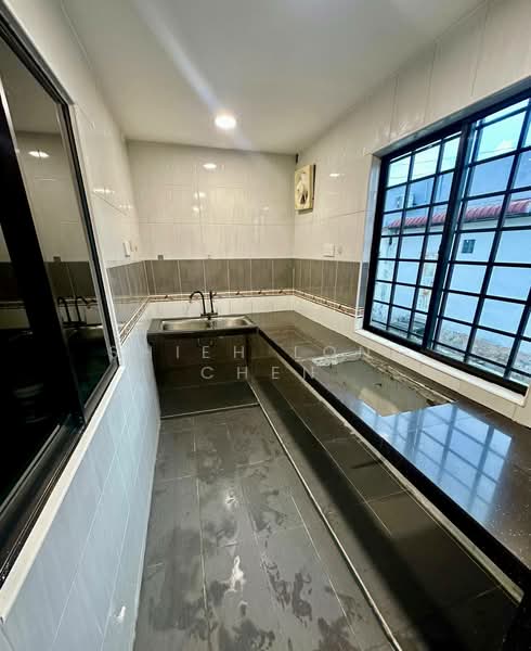 Rumah Teres 1 Tingkat untuk Dijual di Taman Ungku Tun Aminah (Skudai) - Shieh Long Chen - Kitchen - PropertyGuru.com.my