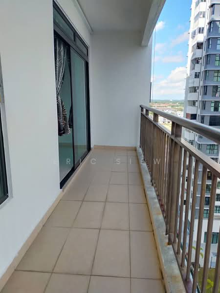 Servis Apartment untuk Dijual di The Garden Residences - Eric Siew - Balcony - PropertyGuru.com.my