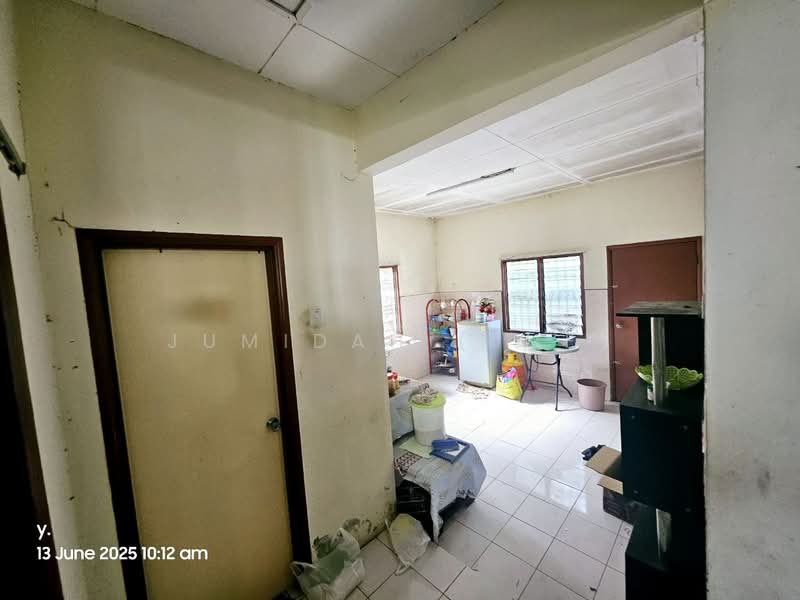 Bungalow for Sale in Bandar Putra Permai (Seri Kembangan) - JUMIDAH (JUE) - Kitchen - PropertyGuru.com.my