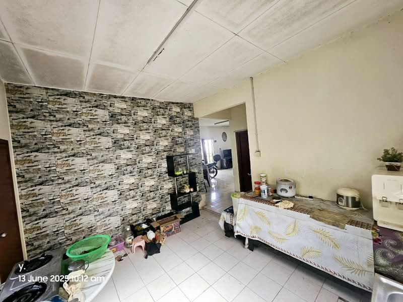 Bungalow for Sale in Bandar Putra Permai (Seri Kembangan) - JUMIDAH (JUE) - Living Room - PropertyGuru.com.my