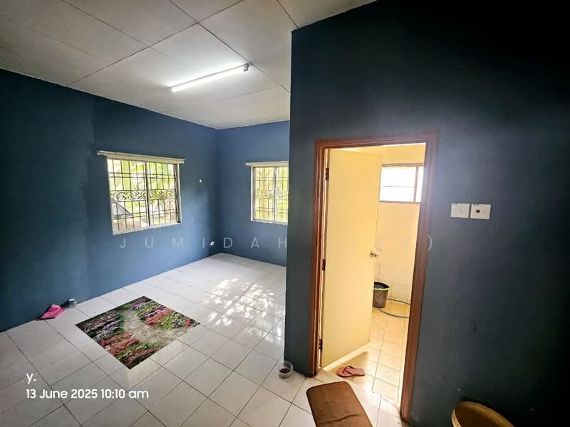 Bungalow for Sale in Bandar Putra Permai (Seri Kembangan) - JUMIDAH (JUE) - Interior - PropertyGuru.com.my