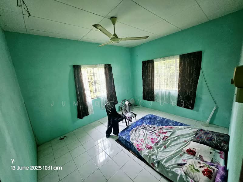 Bungalow for Sale in Bandar Putra Permai (Seri Kembangan) - JUMIDAH (JUE) - Bedroom - PropertyGuru.com.my