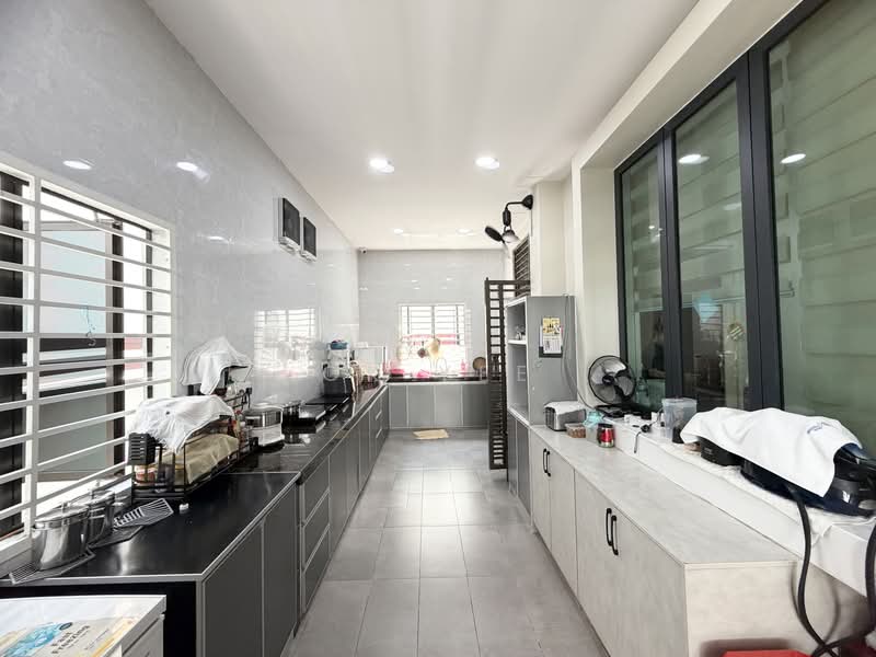 Rumah Berkembar untuk Dijual di Bandar Kinrara Seksyen 1 (Bandar Kinrara) - CK Yee - Kitchen - PropertyGuru.com.my
