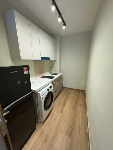 Servis Apartment untuk Disewa di Armani Raja Uda - Desmond Low - Kitchen - PropertyGuru.com.my