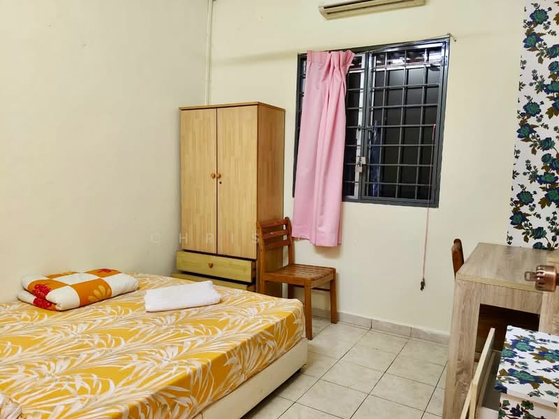 1-storey Terraced House for Sale in Bandar Kinrara (Selangor) - Chris Choo - Bedroom - PropertyGuru.com.my