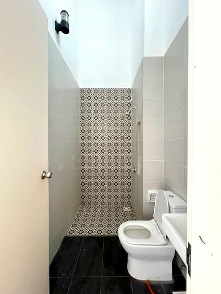 Rumah Berkembar untuk Dijual di Kuala Selangor (Selangor) - Zarema Kulbuzheva - Bathroom - PropertyGuru.com.my