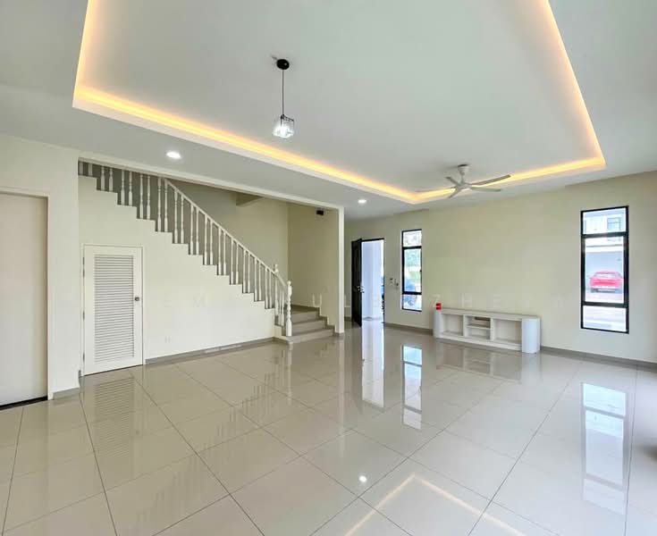 Rumah Berkembar untuk Dijual di Kuala Selangor (Selangor) - Zarema Kulbuzheva - Living Room - PropertyGuru.com.my