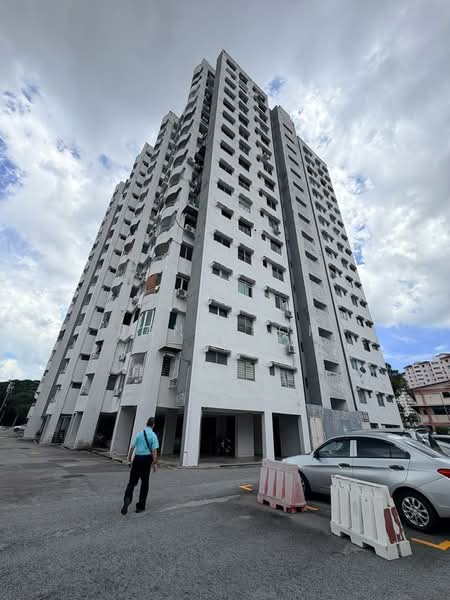 Pangsapuri untuk Dijual di Greenlane Heights Block B - Jane Poh - Exterior - PropertyGuru.com.my