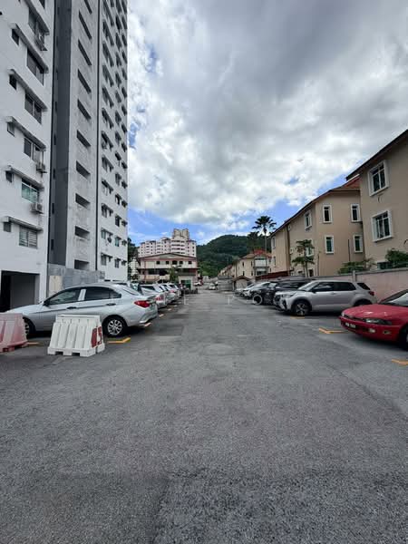 Pangsapuri untuk Dijual di Greenlane Heights Block B - Jane Poh - Exterior - PropertyGuru.com.my