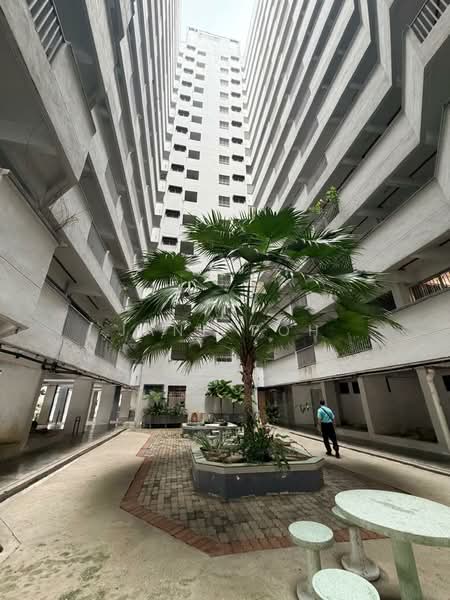 Pangsapuri untuk Dijual di Greenlane Heights Block B - Jane Poh - Exterior - PropertyGuru.com.my