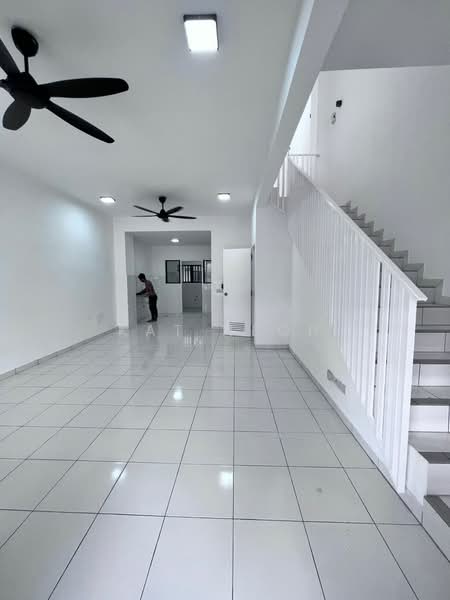 2-storey Terraced House for Sale in Shah Alam (Selangor) - KAT NEOH - Living Room - PropertyGuru.com.my