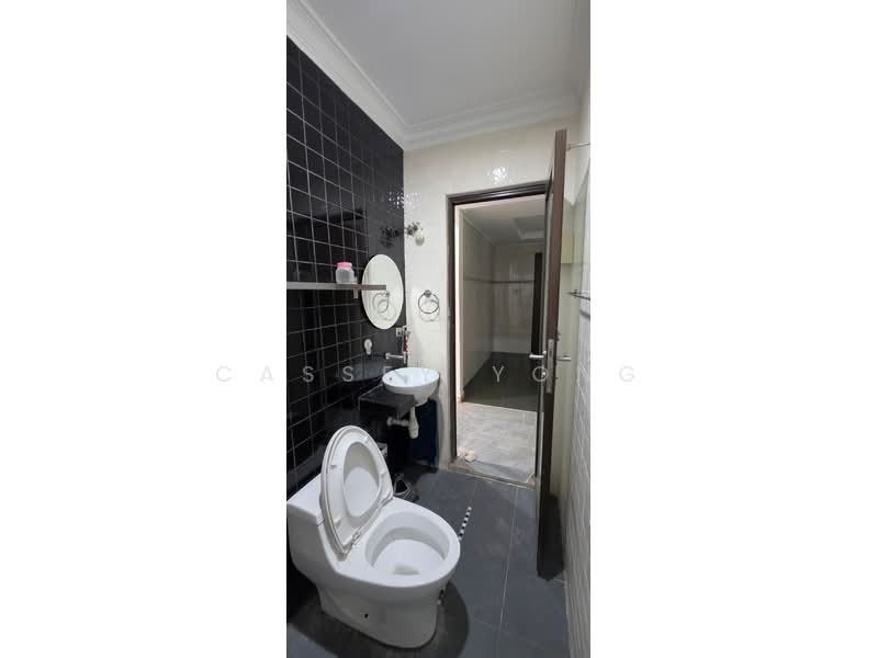 2-storey Terraced House for Rent in Bandar Kinrara Seksyen 1 (Bandar Kinrara) - Cassey Yong - Bathroom - PropertyGuru.com.my