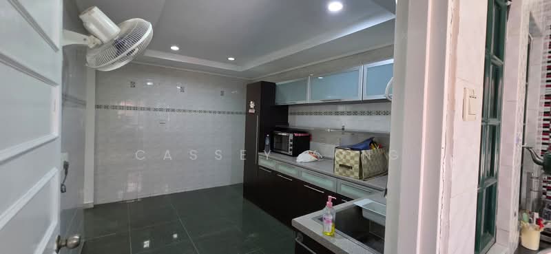 2-storey Terraced House for Rent in Bandar Kinrara Seksyen 1 (Bandar Kinrara) - Cassey Yong - Kitchen - PropertyGuru.com.my