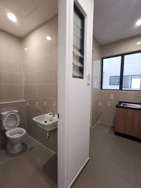 Kondominium untuk Disewa di Waltz Residences - Aaron Wong - Bathroom - PropertyGuru.com.my