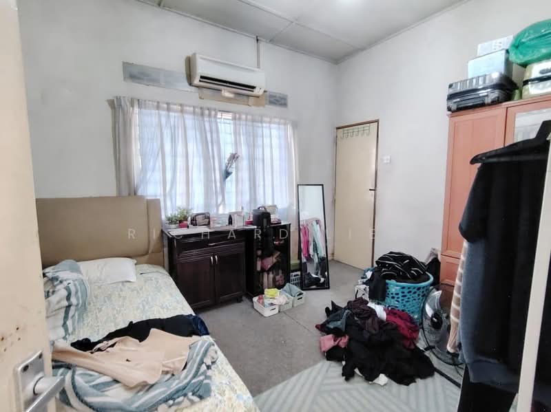 Rumah Teres 1 Tingkat untuk Dijual di Seksyen 14 (Petaling Jaya) - Richard Liew - Bedroom - PropertyGuru.com.my