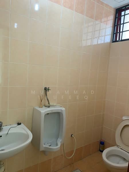 Office for Rent in Petaling Jaya (Selangor) - Muhammad Taufeeq - Bathroom - PropertyGuru.com.my