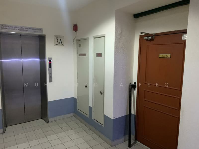 Office for Rent in Petaling Jaya (Selangor) - Muhammad Taufeeq - Corridor - PropertyGuru.com.my