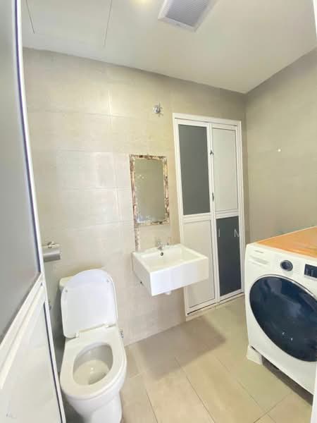 Servis Apartment untuk Disewa di Kenwingston Square Garden - Darren Lim - Bathroom - PropertyGuru.com.my