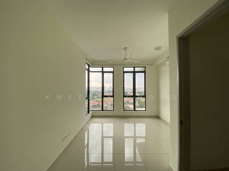 Kondominium untuk Dijual di Lido Residency - Kweenie Chong - Living Room - PropertyGuru.com.my