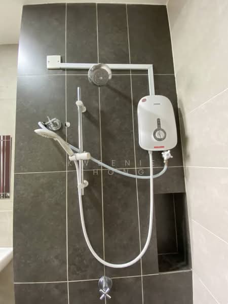 Kondominium untuk Dijual di Lido Residency - Kweenie Chong - Bathroom - PropertyGuru.com.my