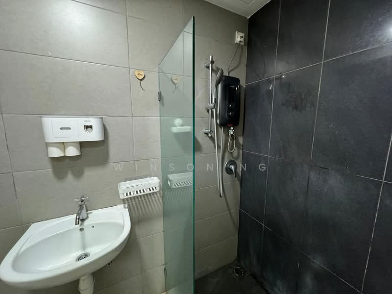 Servis Apartment untuk Disewa di Avenue D'Vogue - Winson Ng - Bathroom - PropertyGuru.com.my