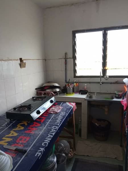Apartment for Sale at PKNS Seri Kembangan - Izzati Mat - Kitchen - PropertyGuru.com.my